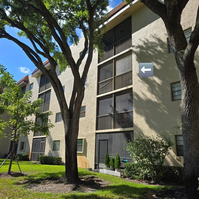 Building Photo - 10501 W Broward Blvd
