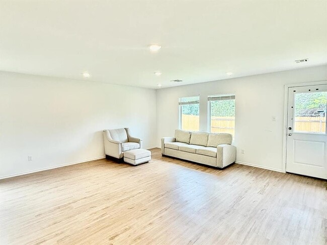 Building Photo - 3733 Palmetto Blf Dr