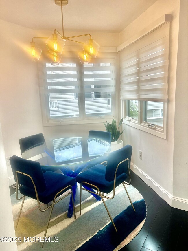 Building Photo - 5 Sea Breeze Ct