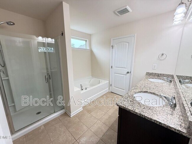 Building Photo - 1017 Magnolia Blossom Ln