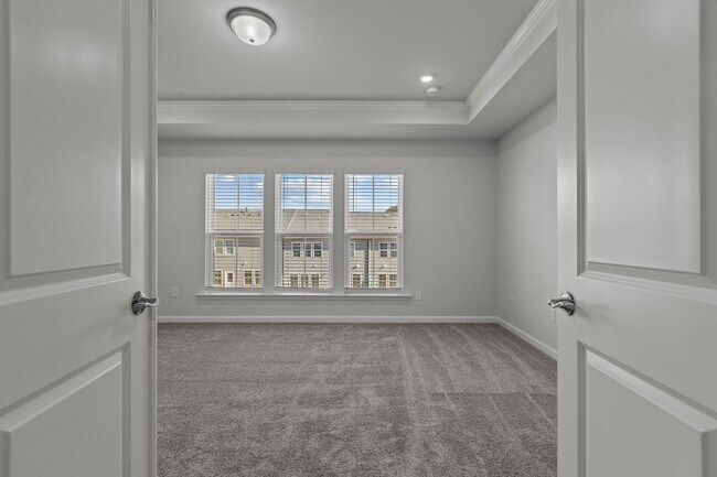 Building Photo - Gorgeous New Construction!  Updated Kitche...