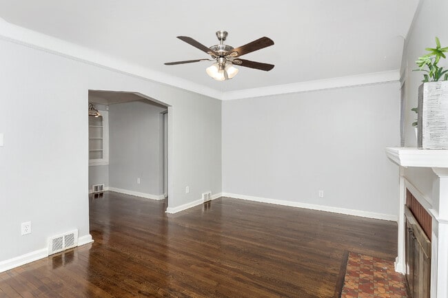 Building Photo - 9238 Artesian St