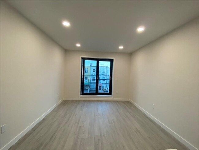 Building Photo - 1238 63rd St