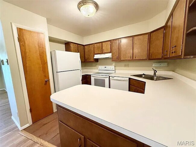 Building Photo - 7601 Hazelcrest Dr