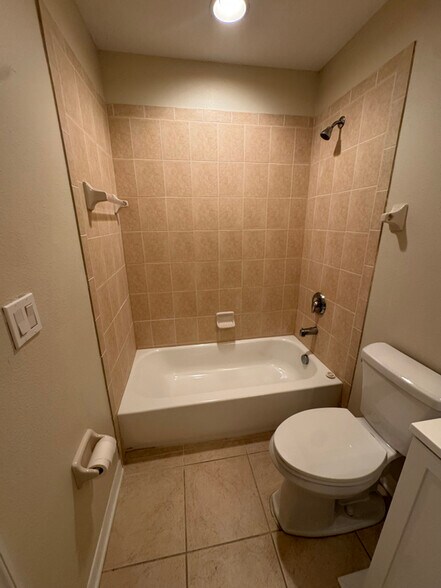 Building Photo - 11522 84th street Cir E