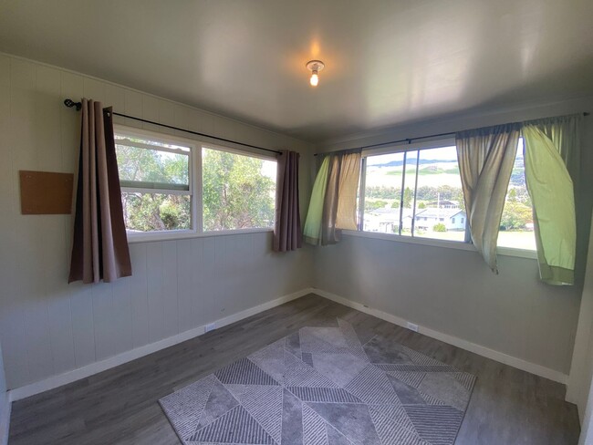 Building Photo - Charming Vintage 3-Bedroom, 1-Bath Home in Waimea