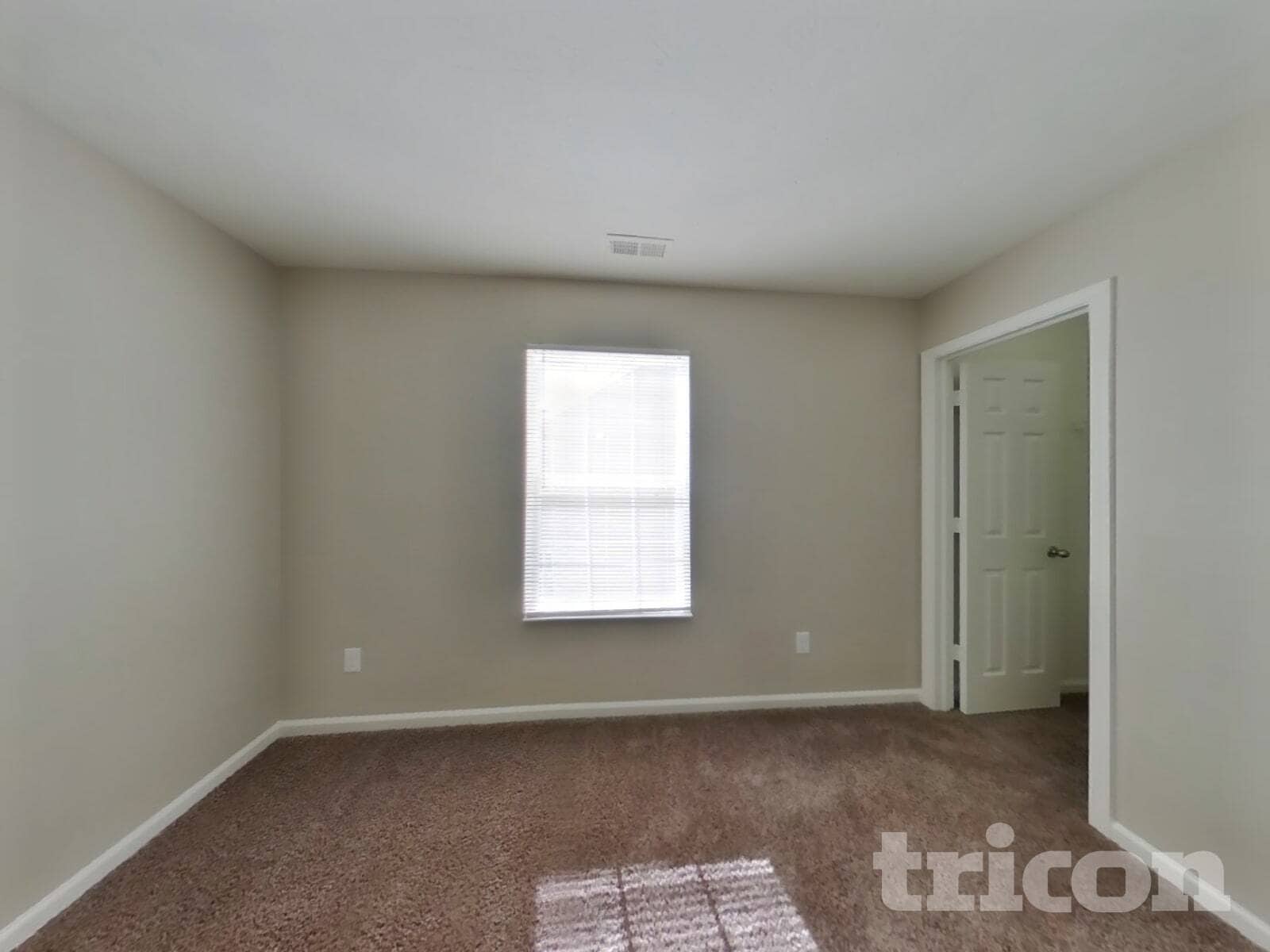 Building Photo - 2252 Silver Spoon Dr