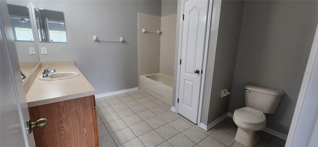 Building Photo - 1048 Sleepy Oak Dr