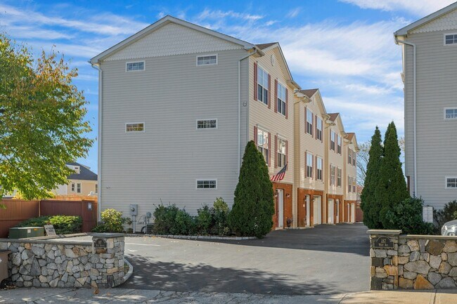 Building Photo - 187 West Ave