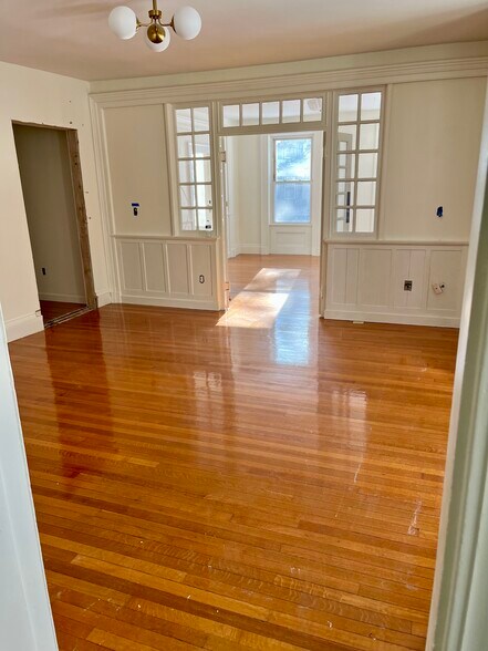 Building Photo - 56 Phillips Pl