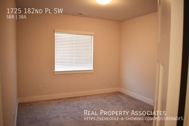 Building Photo - 1725 182nd Pl SW