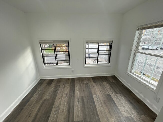 Building Photo - 2930 Baker St