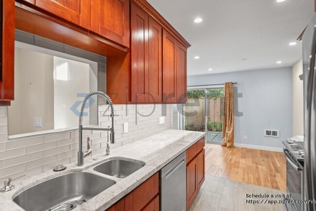 Building Photo - 2666 Kentworth Way