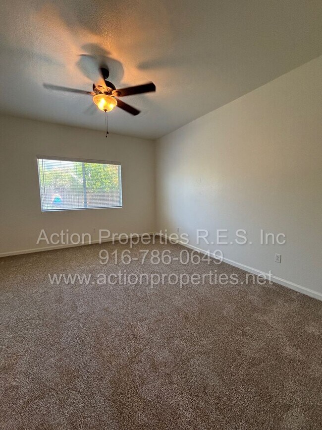 Building Photo - Action Properties Offering Immaculate Highland Reserve 4 Bedroom 2 Bath, 1581 sqft, New Paint and...