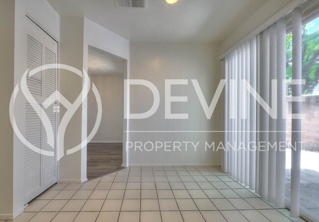 Building Photo - Move-In Ready Home