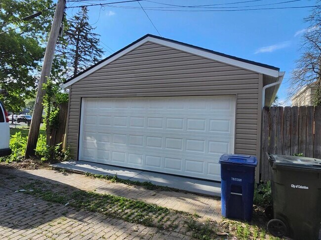 Building Photo - 1543 Clifton Ave