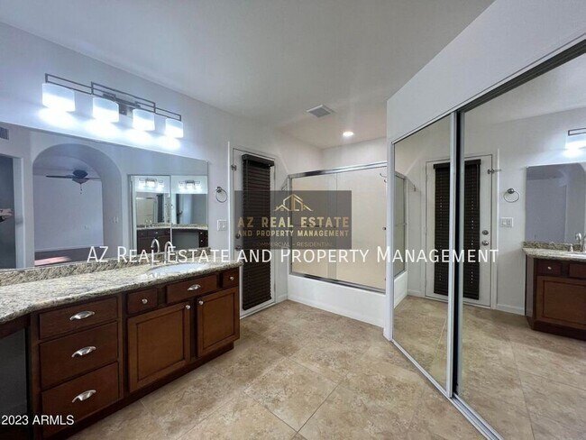 Building Photo - 7524 W Tonto Dr