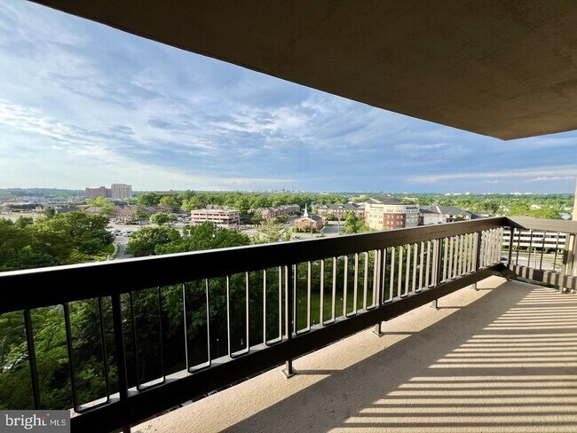 Building Photo - 3701 S George Mason Dr