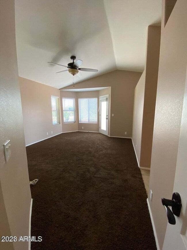 Building Photo - 1406 W Lake Mirage Ct