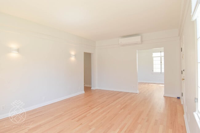 Building Photo - 1069 S Holt Ave