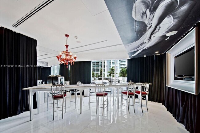 Building Photo - 475 Brickell Ave