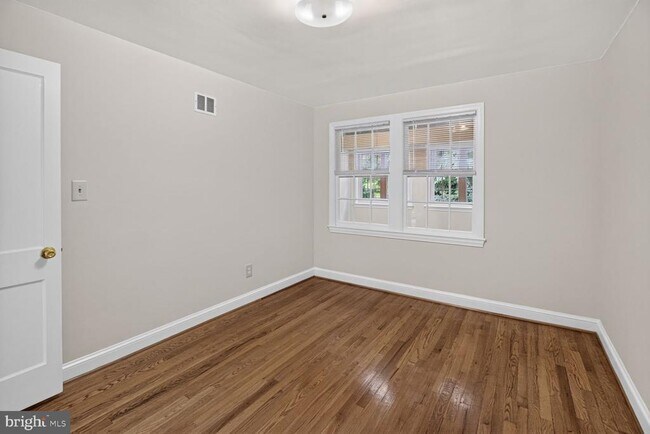 Building Photo - 7814 Tilbury St