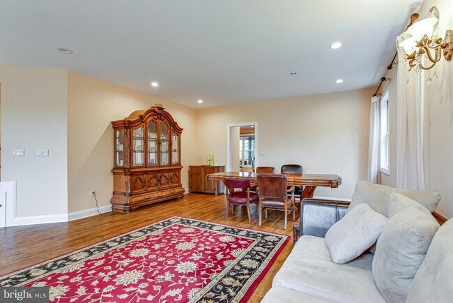 Building Photo - 43840 Bardmore Way