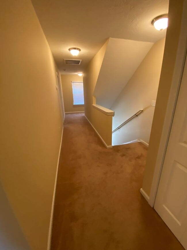 Building Photo - 2071 Reserve Ln