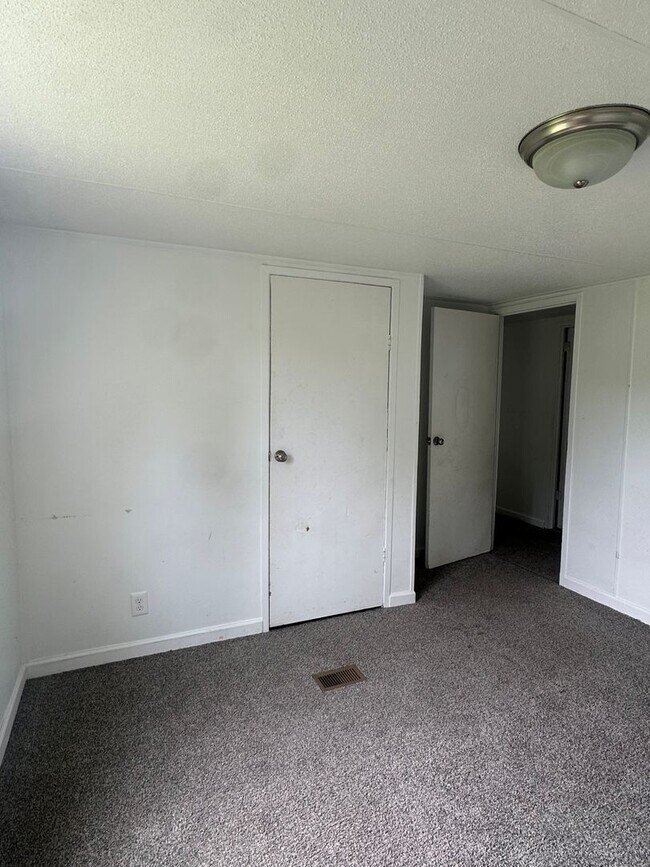 Building Photo - 6245 Speights Chapel Rd
