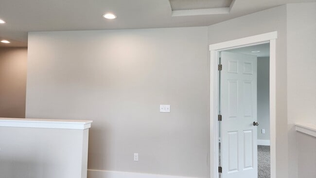 Building Photo - 3 Bedroom, 2.5 Bathroom + DEN in Yelm Cree...