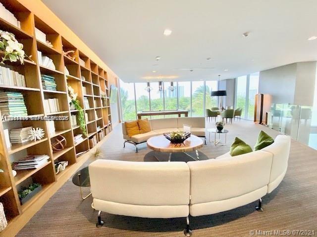 Building Photo - 16385 Biscayne Blvd