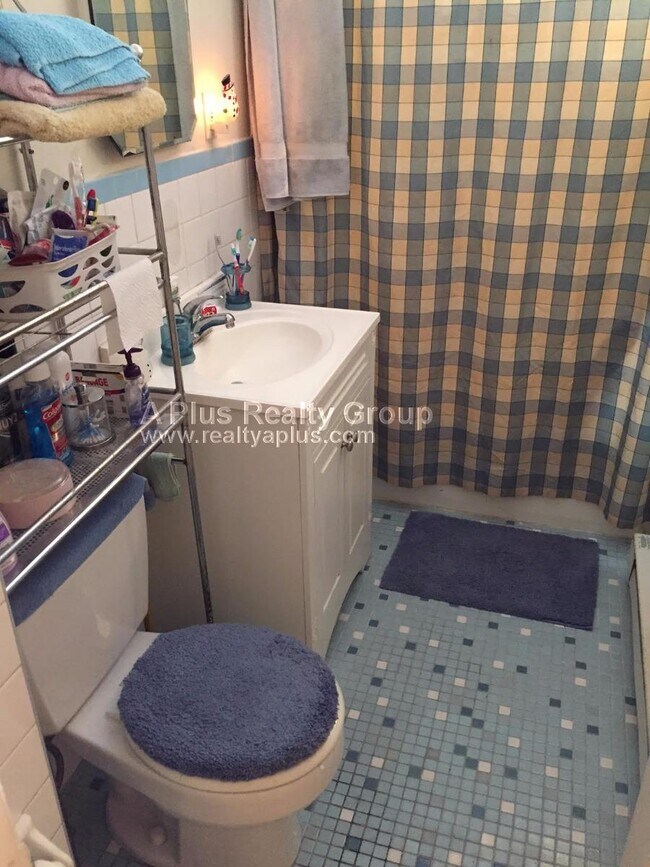 Building Photo - 10 Buckley Ave