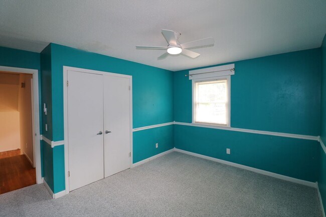 Building Photo - 120 Sunnybrook Ct