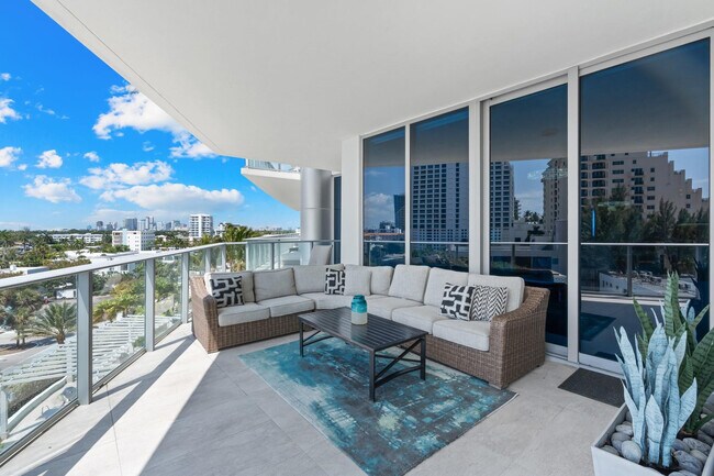 Building Photo - 701 S Fort Lauderdale Beach Blvd