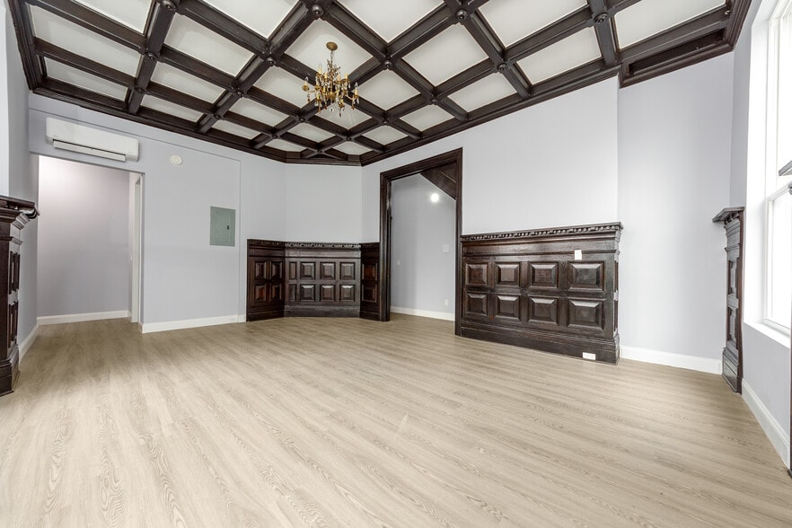 Building Photo - 222 Primrose Ave