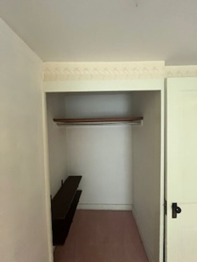 Building Photo - 538