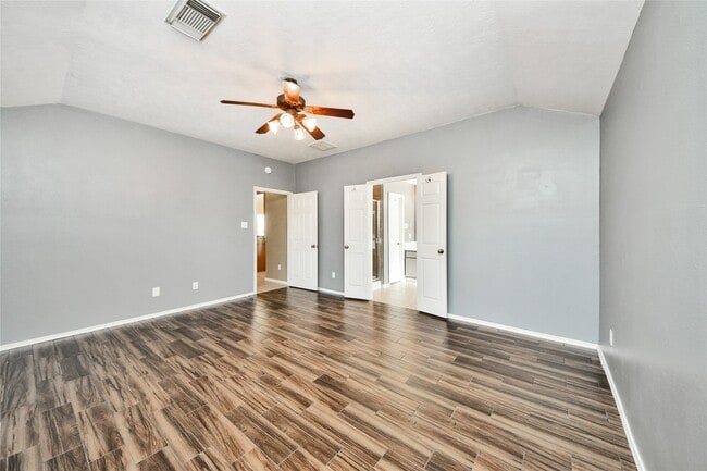 Building Photo - 2731 Gorki Park Dr