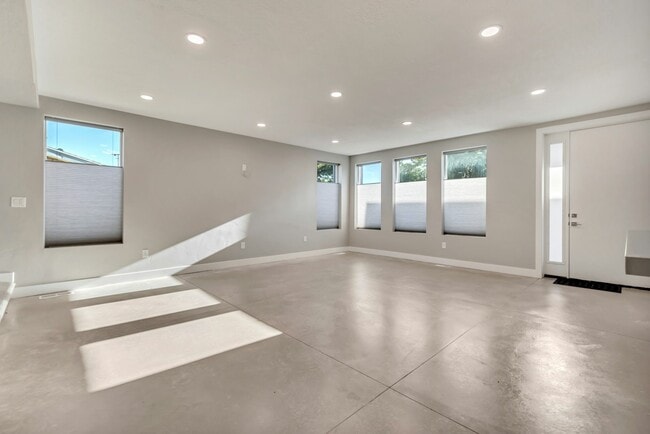 Building Photo - 7033 S 300 E