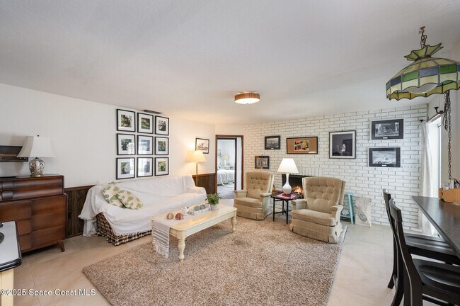 Building Photo - 419 St Georges Ct