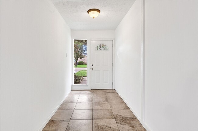 Building Photo - 2730 Mesquite Dr