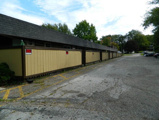 Building Photo - 5927 Jefferson Ave