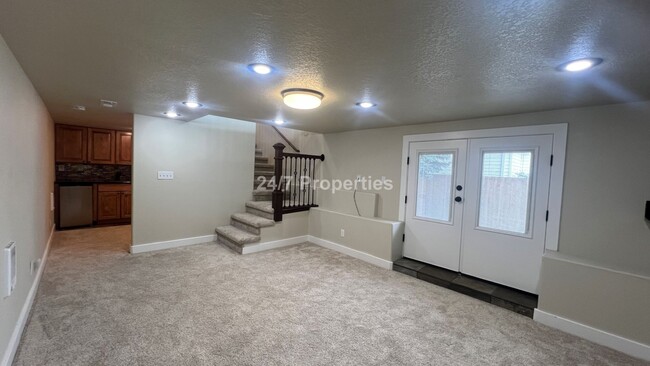 Building Photo - Large 3BD I 2.5BA Sherwood Home - Bonus Room!