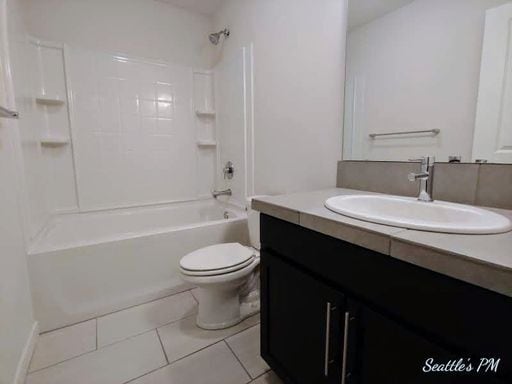 Building Photo - *July Rent Special* Stunning Contemporary ...