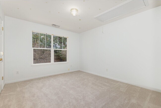 Building Photo - Room to Breathe! 5 Bedroom Home in Desirable Rolesville Location on .48 Acres