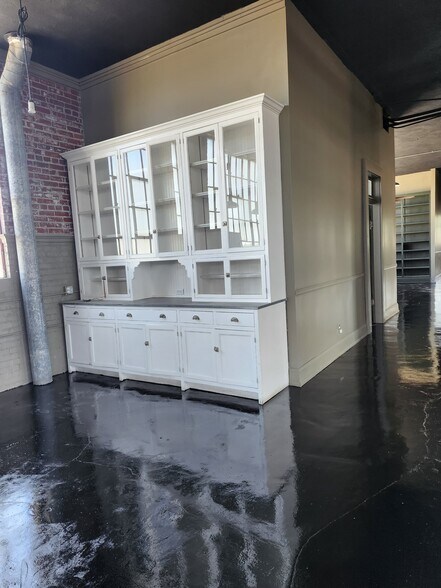 9 Ft. Kitchen Buffet - 600 Virginia St W