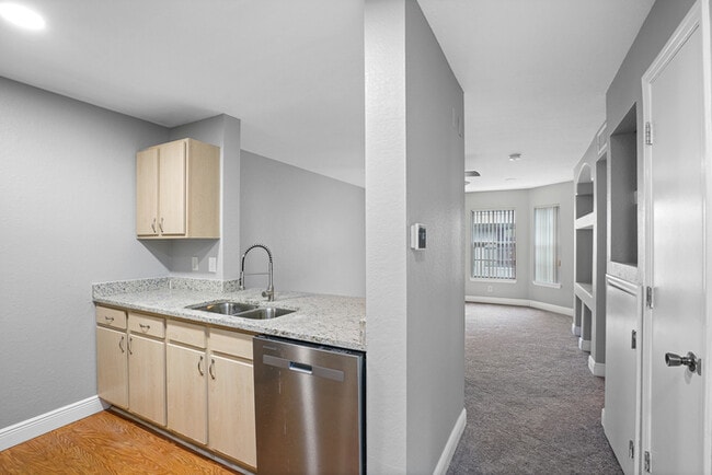 Building Photo - 8516 Island Breeze Ln