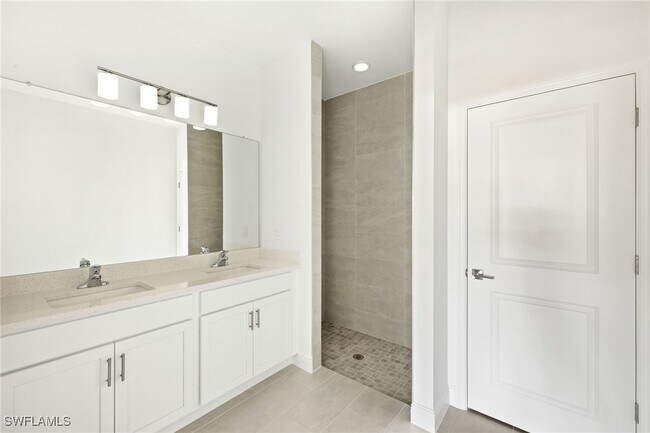 Building Photo - 16849 Castoro Dr