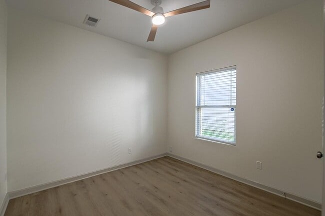 Building Photo - 70 Gardenia Dr NW