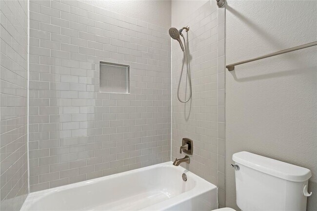 Building Photo - 5009 Mandevilla Dr
