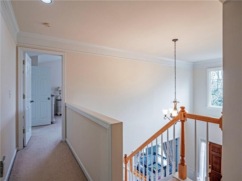 Building Photo - 10910 Chatburn Way